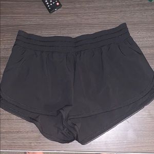 Lululemon shorts size 6